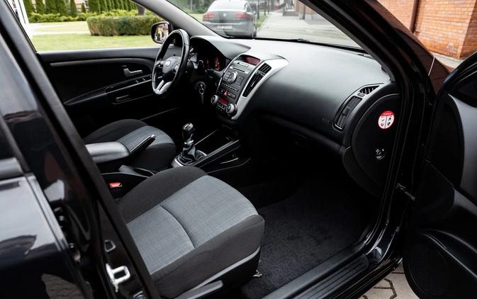 Kia Ceed cena 21900 przebieg: 160000, rok produkcji 2009 z Radom małe 742